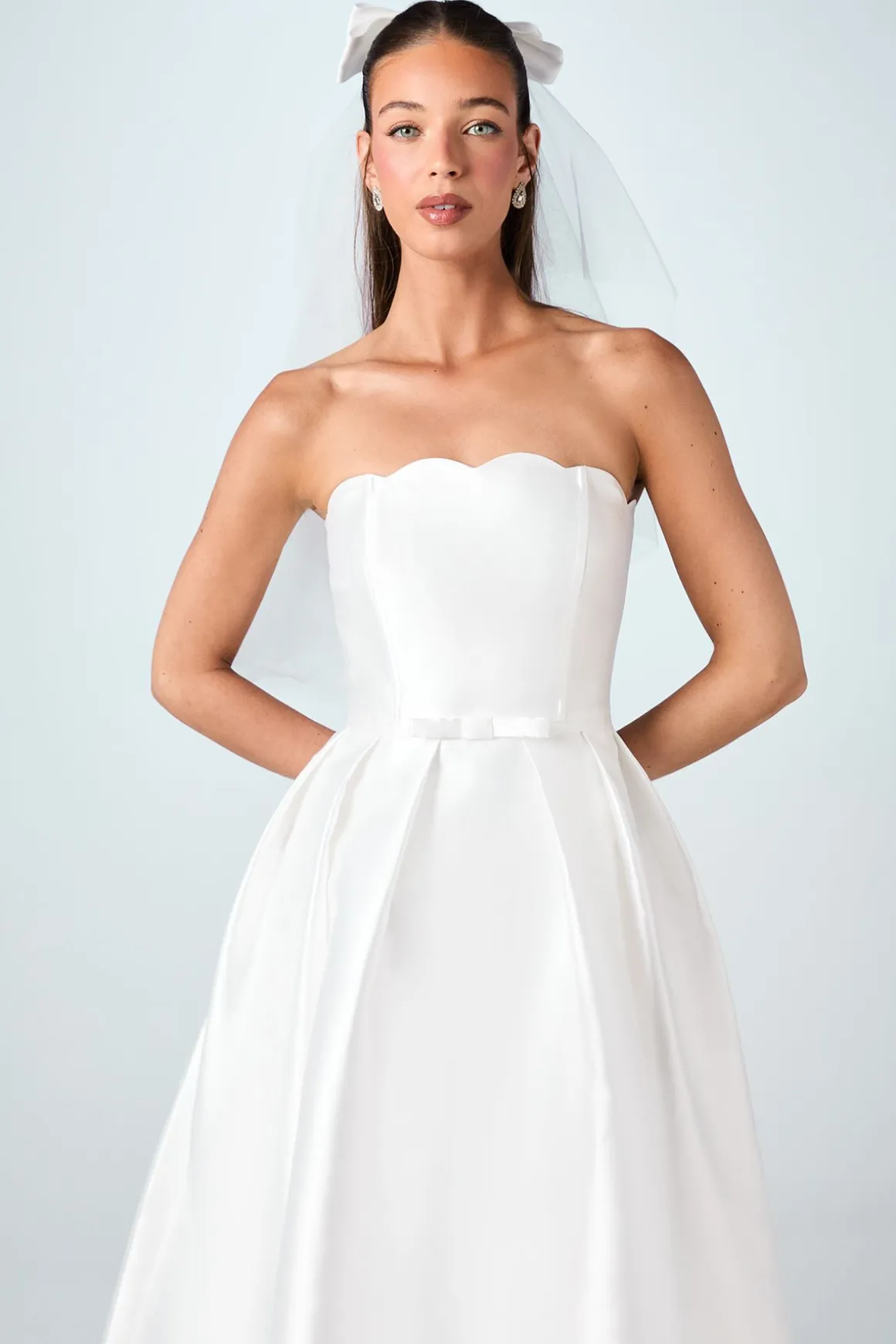 Robe de Mariée Maxi Sans Bretelles à Encolure Festonnée