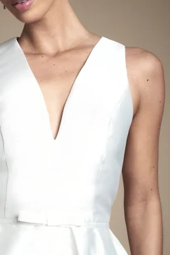 Robe de Mariée Midi à Décolleté Plongeant avec Nœud à la Taille et Poches