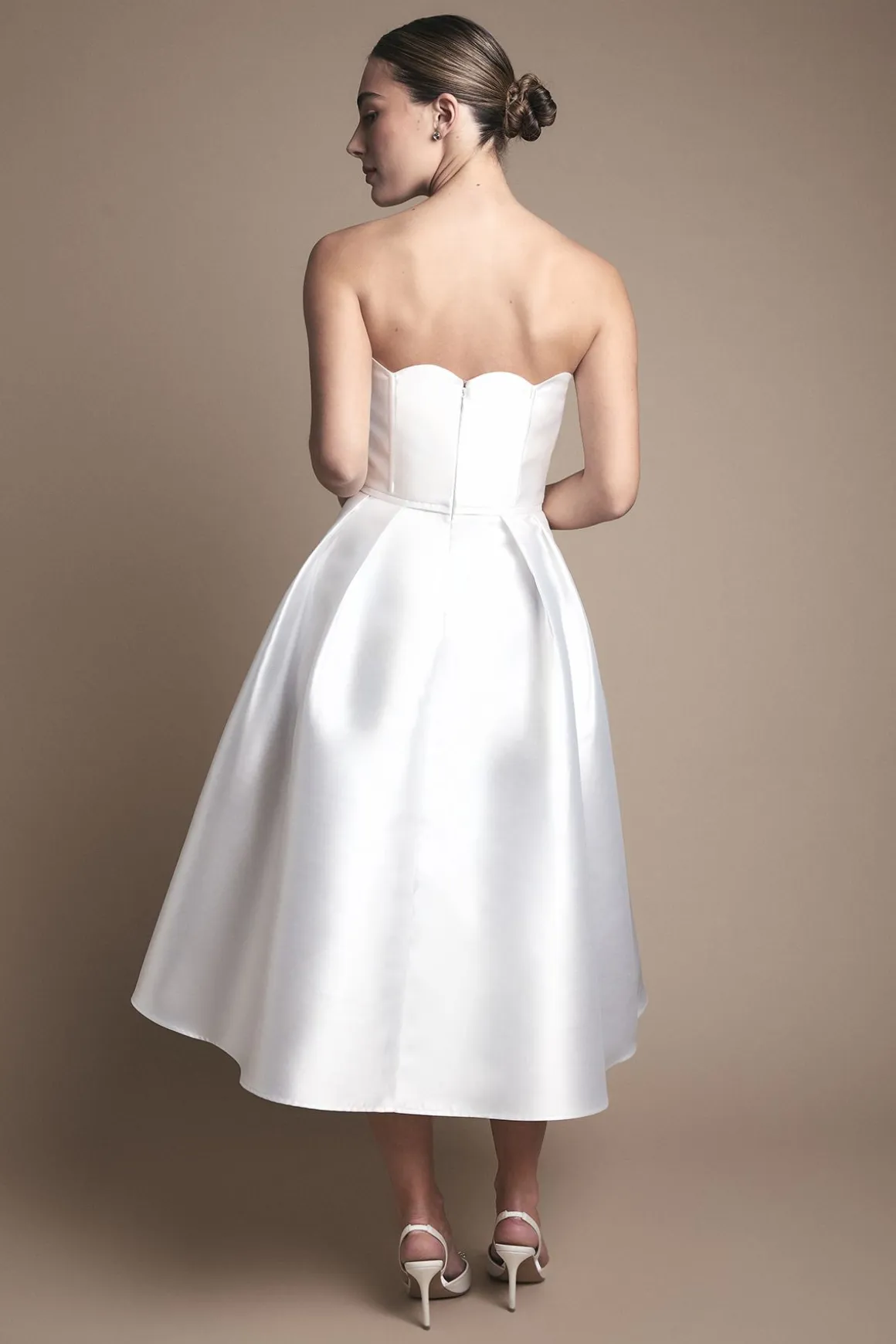 Robe de Mariée Mi-Longue Bustier à Bords Festonnés