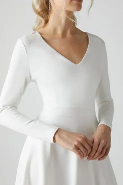 Robe de Mariée Mi-Longue Col V à Jupe Évasée