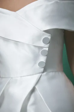 Robe de Mariée Mi-Longue Lisa Tan Sergé Bardot Cintrée