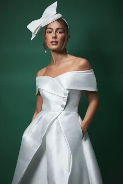 Robe de Mariée Mi-Longue Lisa Tan Sergé Bardot Cintrée