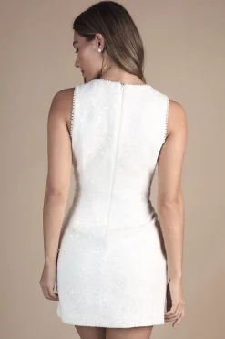 Robe de Mariée Mini en Tweed à Paillettes avec Garniture de Perles et Détail Nœud