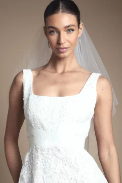 Robe de Mariée Muse à Détail Croisé en Dentelle