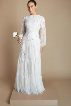 Robe De Mariée Ornée De Motifs Floraux Placés Avec Manches Ballon