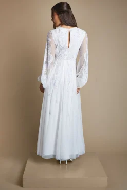 Robe De Mariée Ornée À Feuillage Traînant