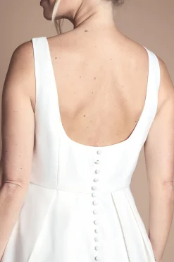 Robe De Mariée Petite Taille En Satin À Corsage Plissé Et Jupe Ample