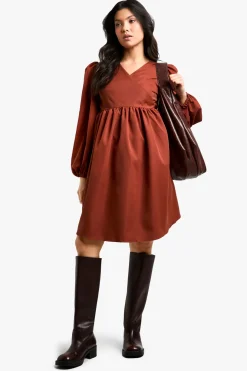 Robe de maternité tissée à manches longues enveloppante smockée