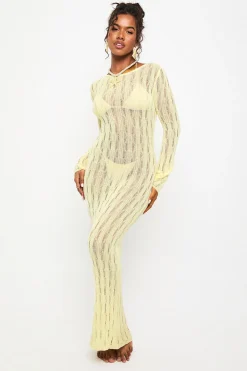 Robe de plage en crochet à manches longues avec dos échancré