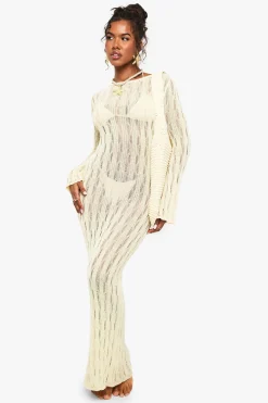 Robe de plage en crochet à manches longues avec dos échancré