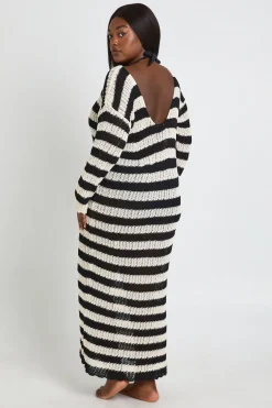 boohoo Robe De Plage Maxi Grande Taille En Crochet Avec Dos Échancré<Femme Robes|Robes De Jour