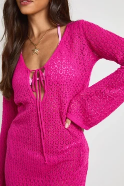 boohoo Robe De Plage Mini En Crochet À Manches Longues Avec Découpe Nouée<Femme Pulls Et Gilets|Toutes Les Mailles