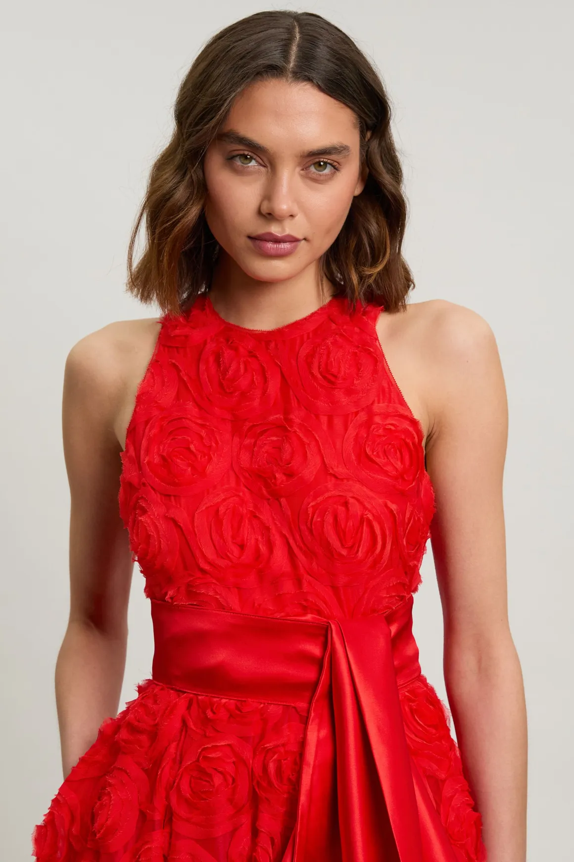 Robe De Soirée En Tulle À Rosettes Avec Ceinture En Satin Tissé
