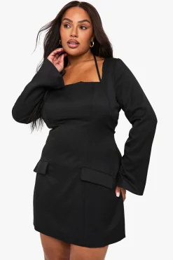 Robe droite ajustée avec détails de poche Plus
