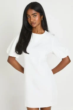Robe Droite Ajustée À Manches Bouffantes