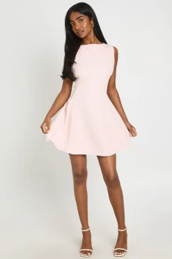 Robe Droite Ajustée À Manches Bouffantes