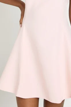 Robe Droite Ajustée À Manches Bouffantes