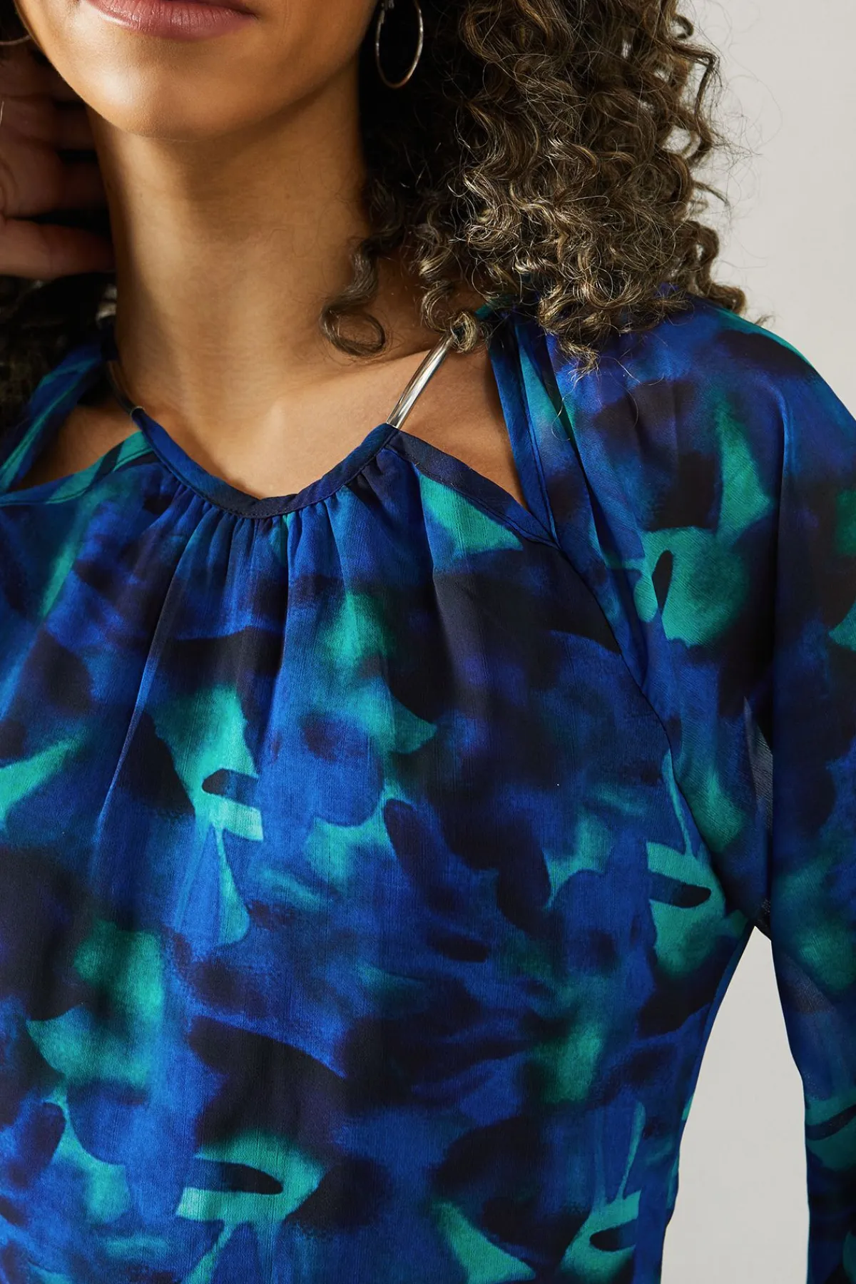 Wallis Robe Droite Bleue à Imprimé Abstrait avec Détail Ajouré<Femme Robes|Robes À Manches Longues