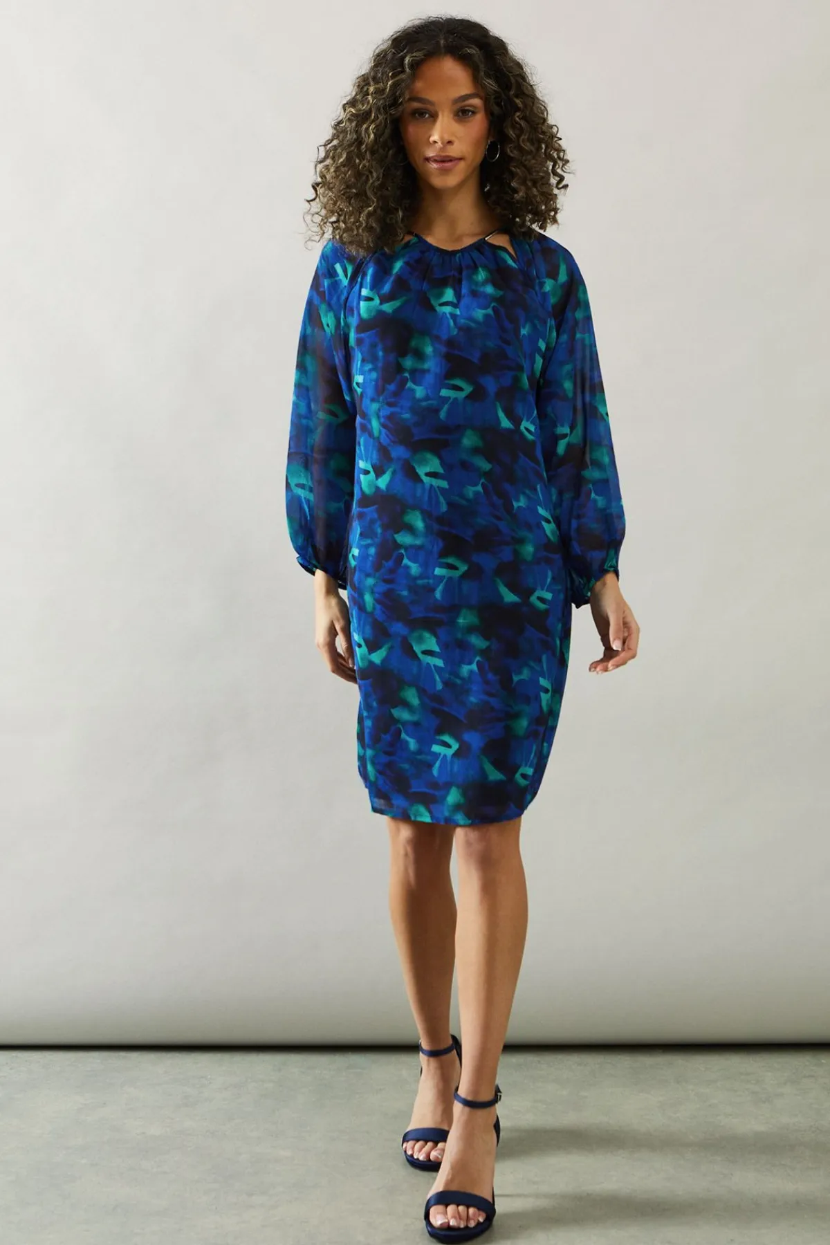 Wallis Robe Droite Bleue à Imprimé Abstrait avec Détail Ajouré<Femme Robes|Robes À Manches Longues