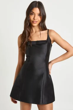 Robe Droite à Bretelles avec Nœud Devant