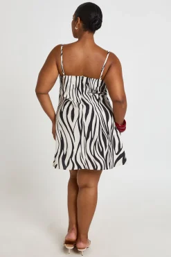 boohoo Robe Droite Cintrée En Lin Imprimé Grande Taille<Femme Robes|Robes De Jour