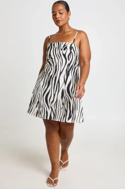 boohoo Robe Droite Cintrée En Lin Imprimé Grande Taille<Femme Robes|Robes De Jour