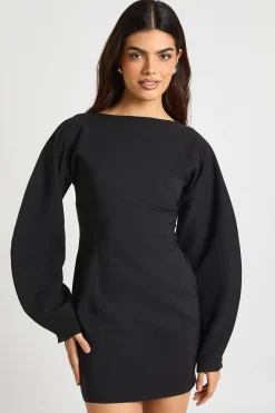 boohoo Robe Droite Courte à Manches Évasées Structurées<Femme Robes À Manches Longues|Robes