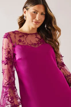 Robe Droite d'Occasion en Satin avec Superposition de Maille
