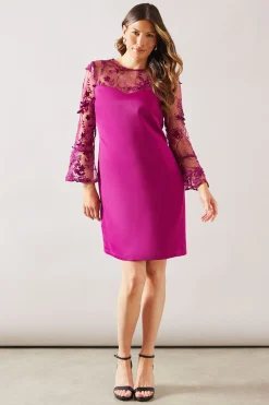Robe Droite d'Occasion en Satin avec Superposition de Maille