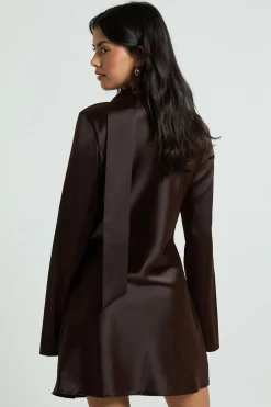 Robe Droite À Détail Foulard En Satin Texturé