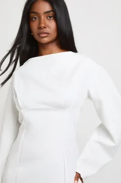 Robe Droite À Encolure Slash, Manches Ballon Et Taille Cintrée