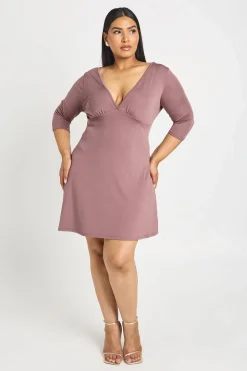 Robe Droite Grande Taille À Encolure En V Et Manches 3/4
