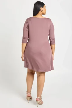 Robe Droite Grande Taille À Encolure En V Et Manches 3/4