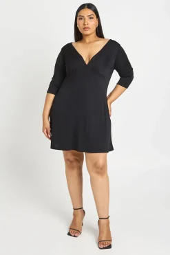 Robe Droite Grande Taille À Encolure En V Et Manches 3/4