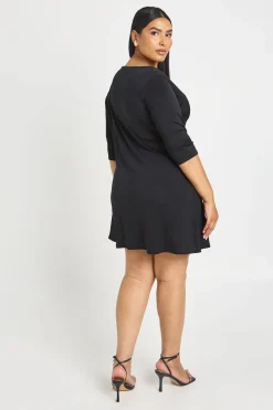 Robe Droite Grande Taille À Encolure En V Et Manches 3/4