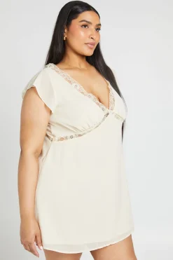 Robe Droite Grande Taille À Manches Courtes Et Finitions En Dentelle