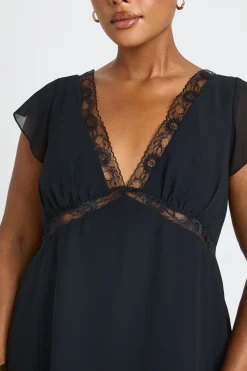 Robe Droite Grande Taille À Manches Courtes Avec Finitions En Dentelle