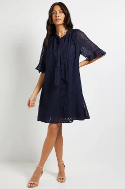 Robe Droite à Manches Cape avec Motif Dévoré