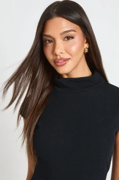 boohoo Robe Droite À Manches Courtes Avec Encolure Montante En Maille Côtelée<Femme Toutes Les Robes|Robes