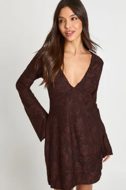 Robe Droite à Manches Évasées Motif Floral Dévoré