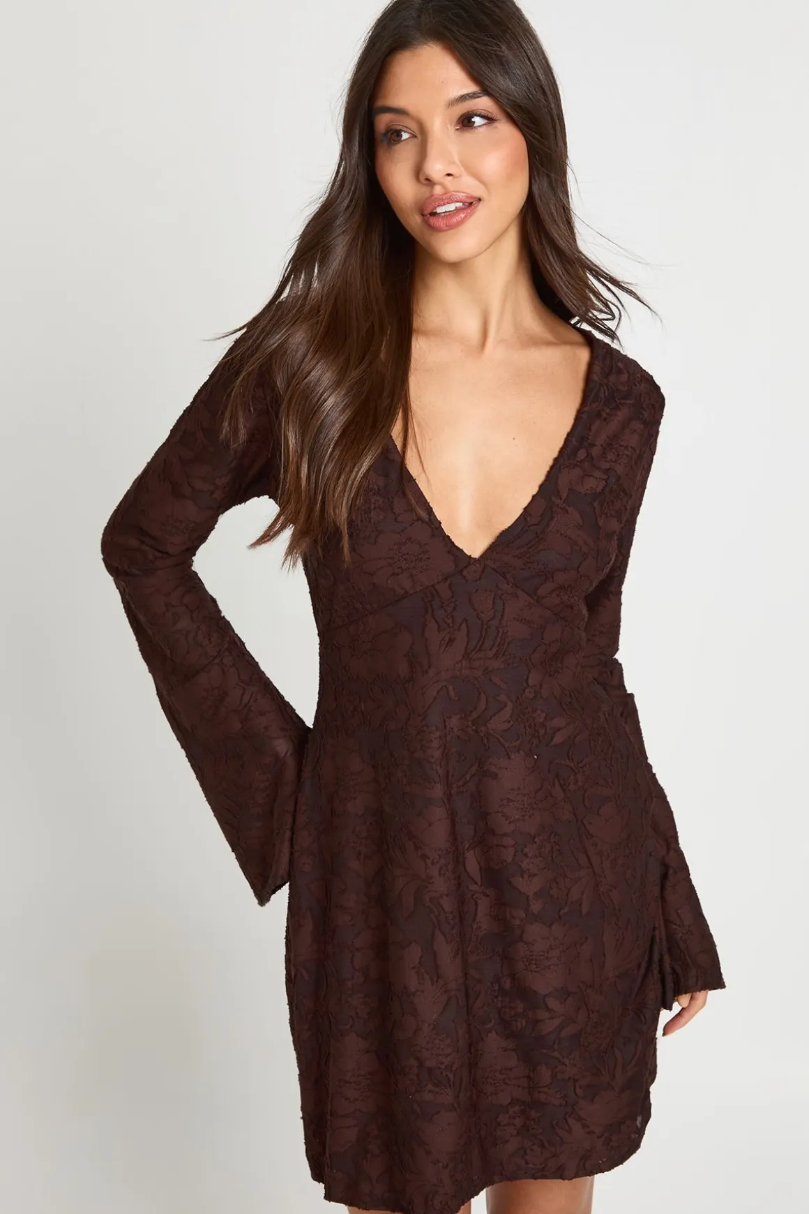 Robe Droite à Manches Évasées Motif Floral Dévoré