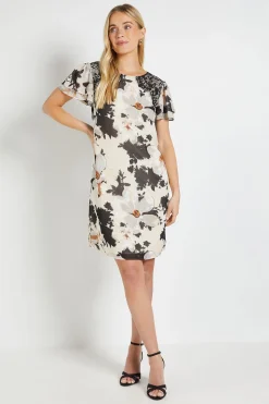 Robe Droite À Manches Volantées En Dentelle Petite