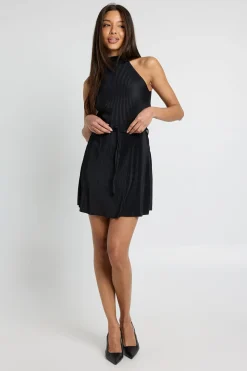 Robe Droite Plissée À Col Montant Et Taille Nouée
