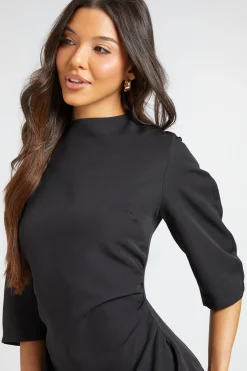 Robe Droite À Taille Cintrée Et Manches Trois-quarts