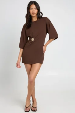 Robe Droite Tissée À Nœud Frontal Avec Finitions Dorées