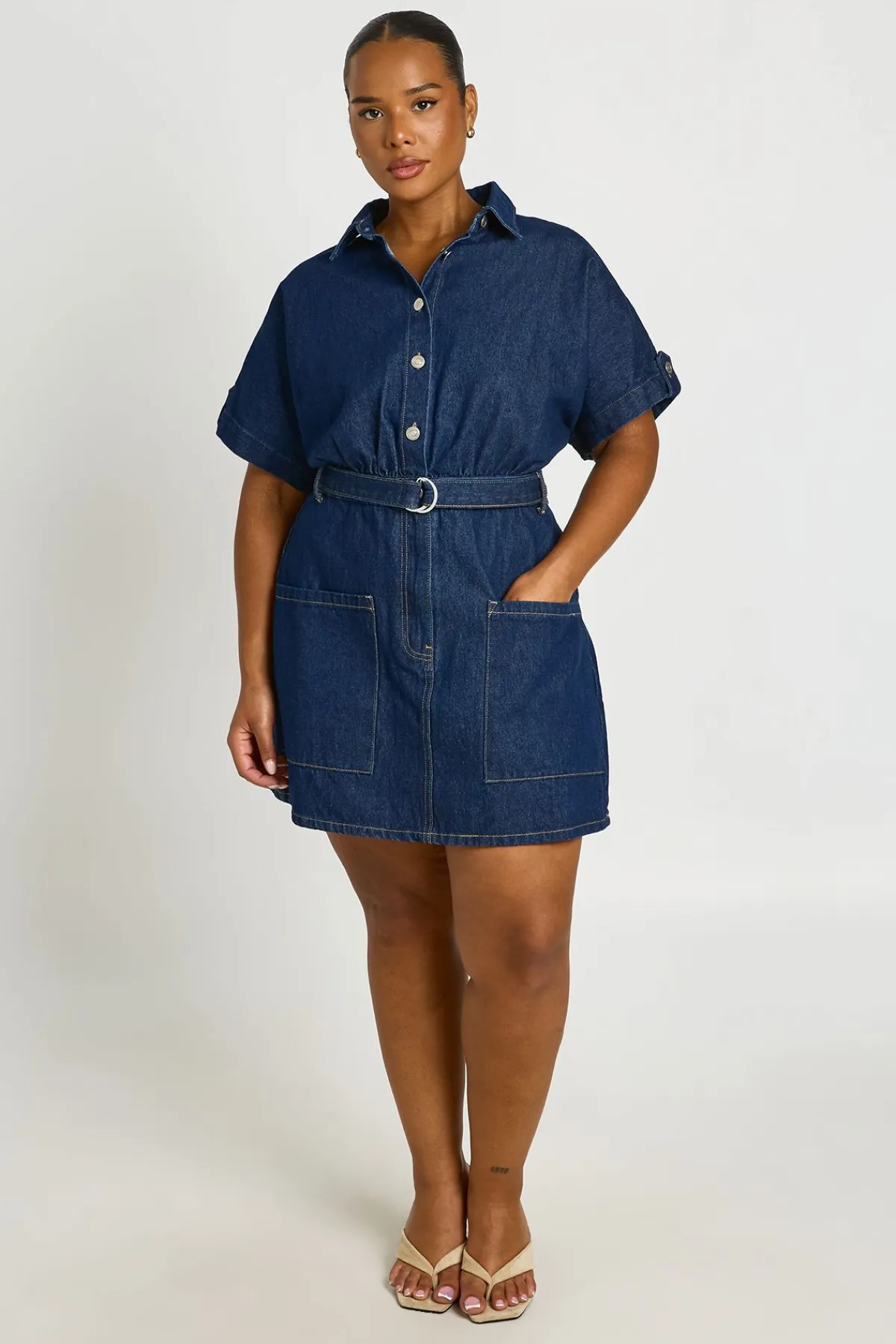boohoo Robe Droite Utilitaire En Denim Grande Taille Avec Ceinture<Femme Denim|Denim