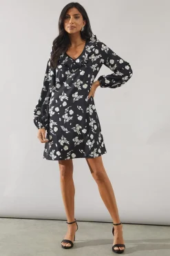 Robe Droite à Volants Contrastés Motif Floral Mono