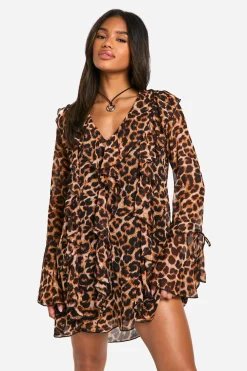 Robe droite à volants et imprimé léopard