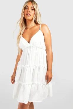 boohoo Robe d'été grande taille en cheesecloth à volants et à bretelles<Femme Robes Courtes|Robes