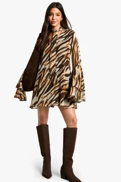 Robe en chiffon smockée à manches évasées et imprimé zèbre
